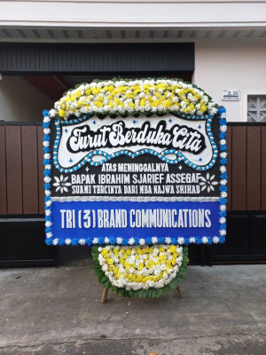Papan Bunga Duka di Bukit